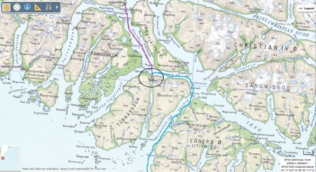 Explorando el paso de la isla de Tornarssuk