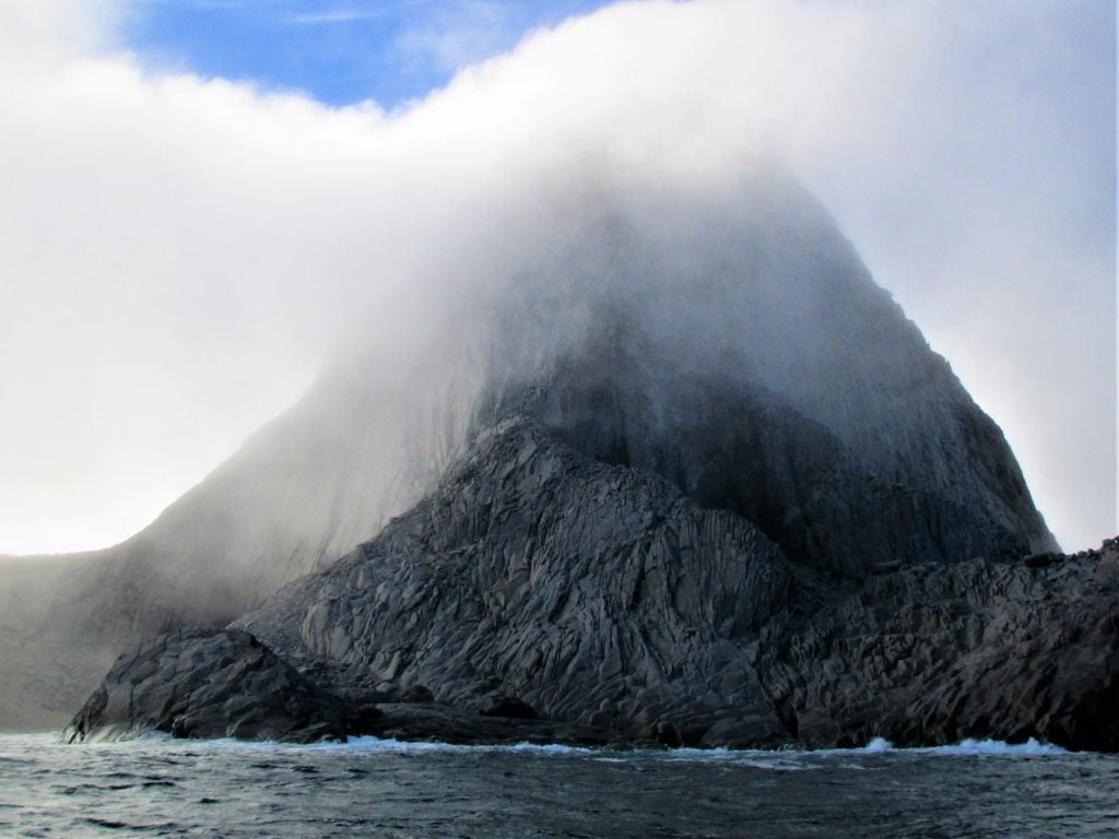 Cumplidos todos los objetivos en esta foto. Cabo de Farewel, isla Eggers y costa Este todo en esta fotografía.