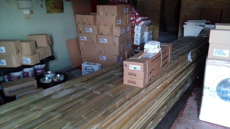 Alimentos y materiales ya se gestionan meses antes en pretemporada, así se agilizan las cosas en un entorno tan difícil. transportarlo