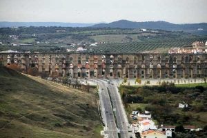Vistas del acueducto de Elvas