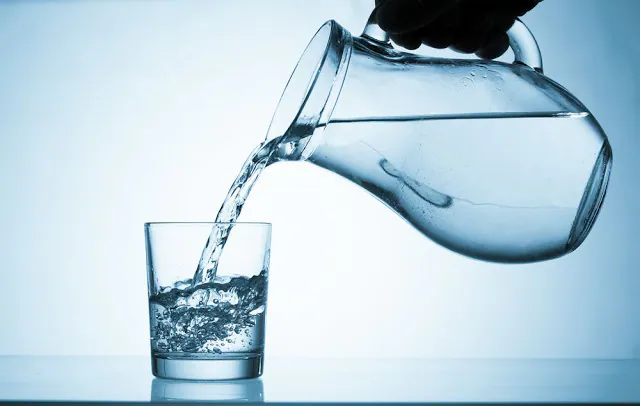 siguiente club Preludio Diferencia entre agua destilada y agua normal