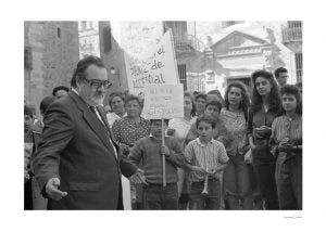 El presidente de la Diputación de Cáceres, Manuel Veiga, recibe a los vecinos de las Hurdes que reclamaban un puente.